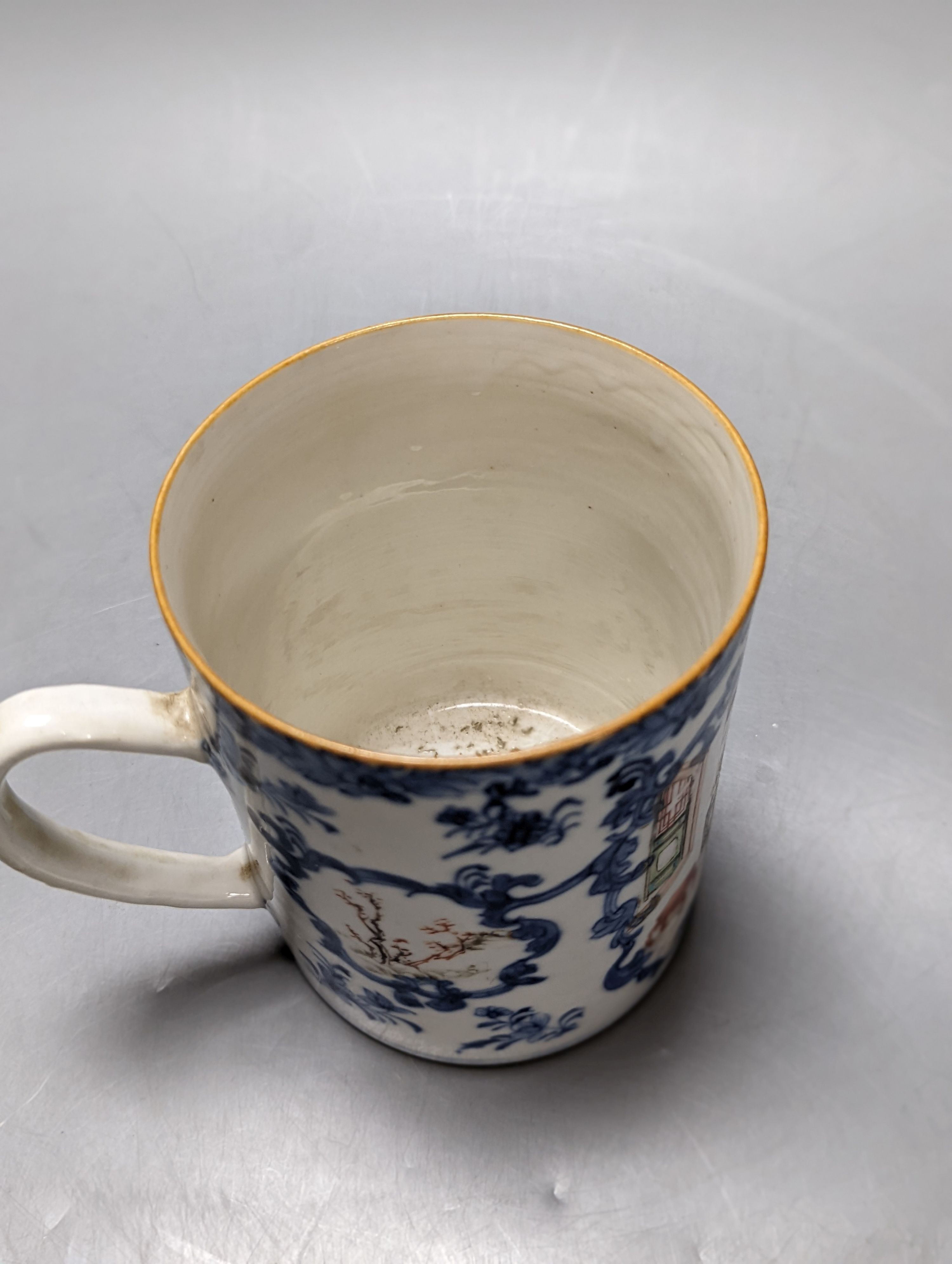 A Chinese export famille rose mug, Qianlong period, H. 11.5cm